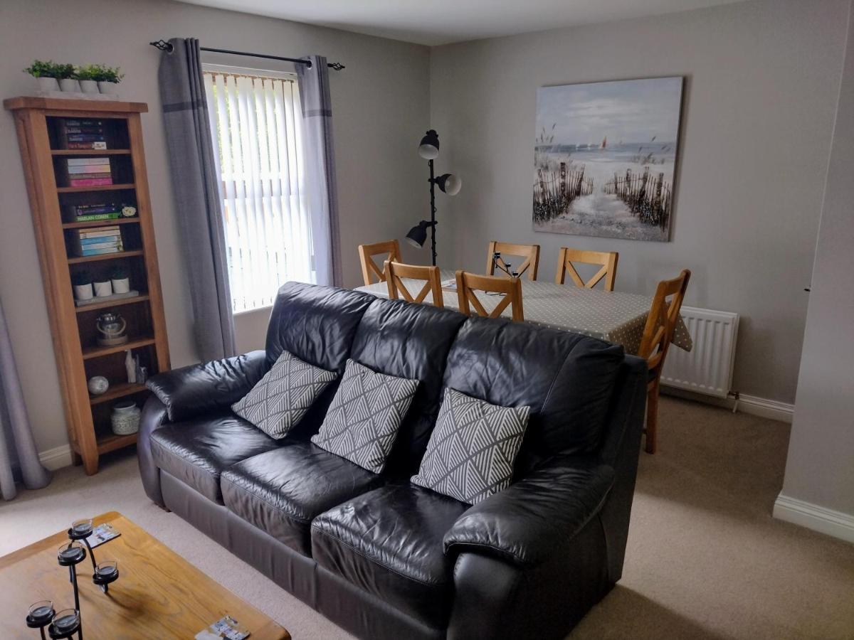 Villa Mournes Snug à Newcastle  Extérieur photo